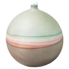 Grüne Pluto-Vase mit Patina von Elyse Graham