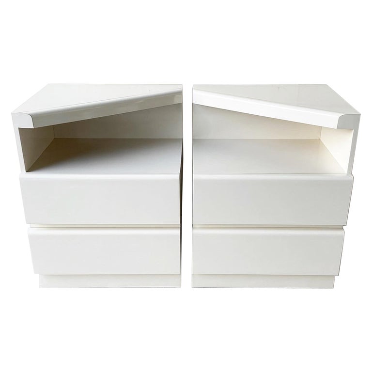 Postmodern Ivory Lacquer Laminate Triangular Top Nightstands, a Pair For Sale