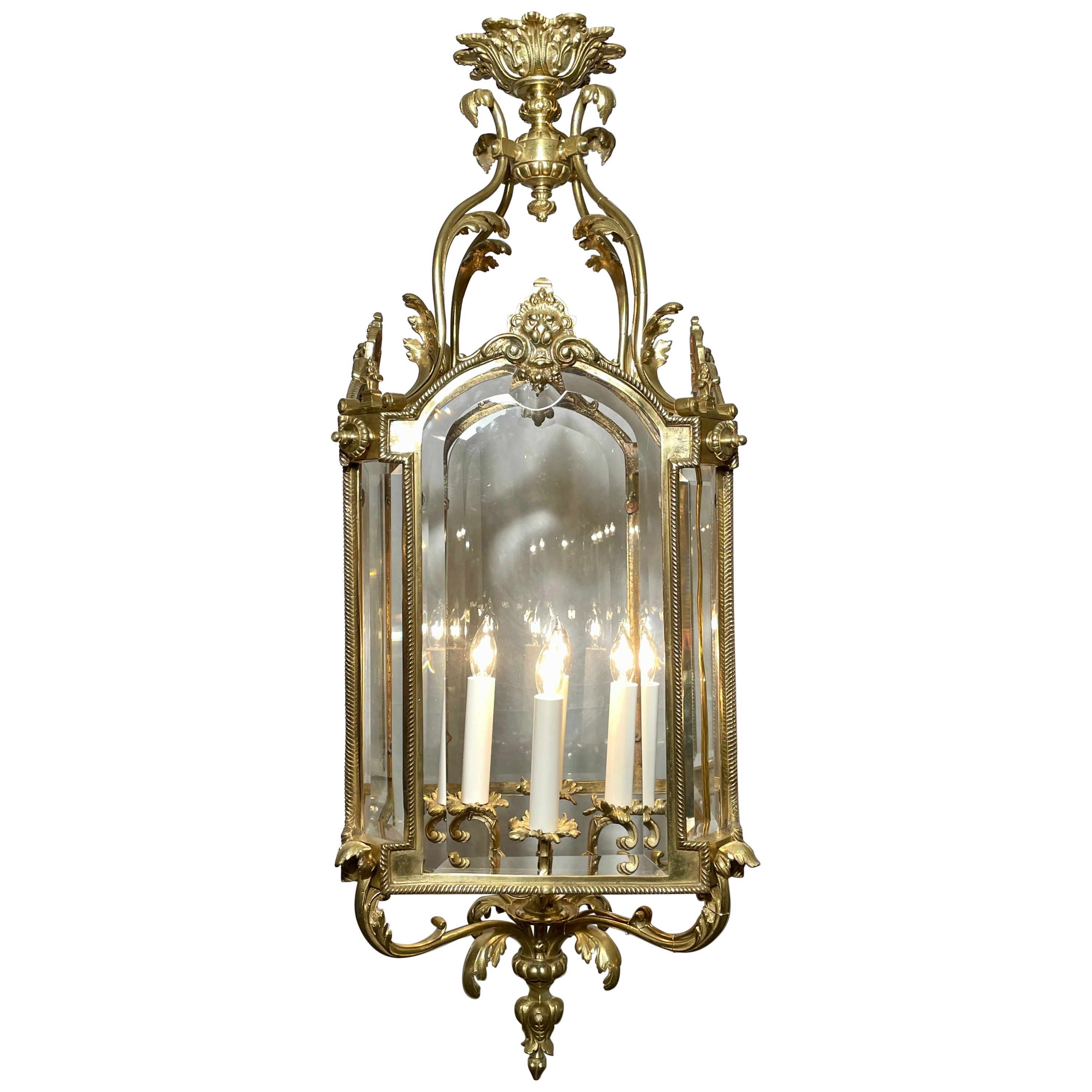 Antike französische Laterne aus Goldbronze und abgeschrägtem Glas, um 1900.