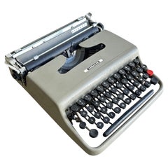 Machine à écrire italienne par Marcello Nizzoli pour Olivetti, années 1950