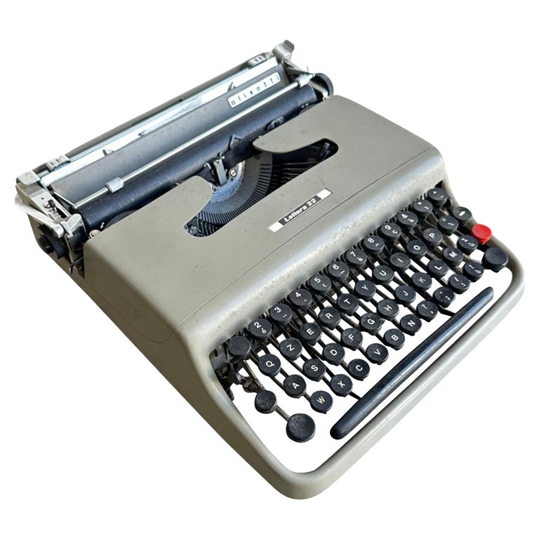 Italian Typewriter by Marcello Nizzoli for Olivetti, 1950s For Sale at