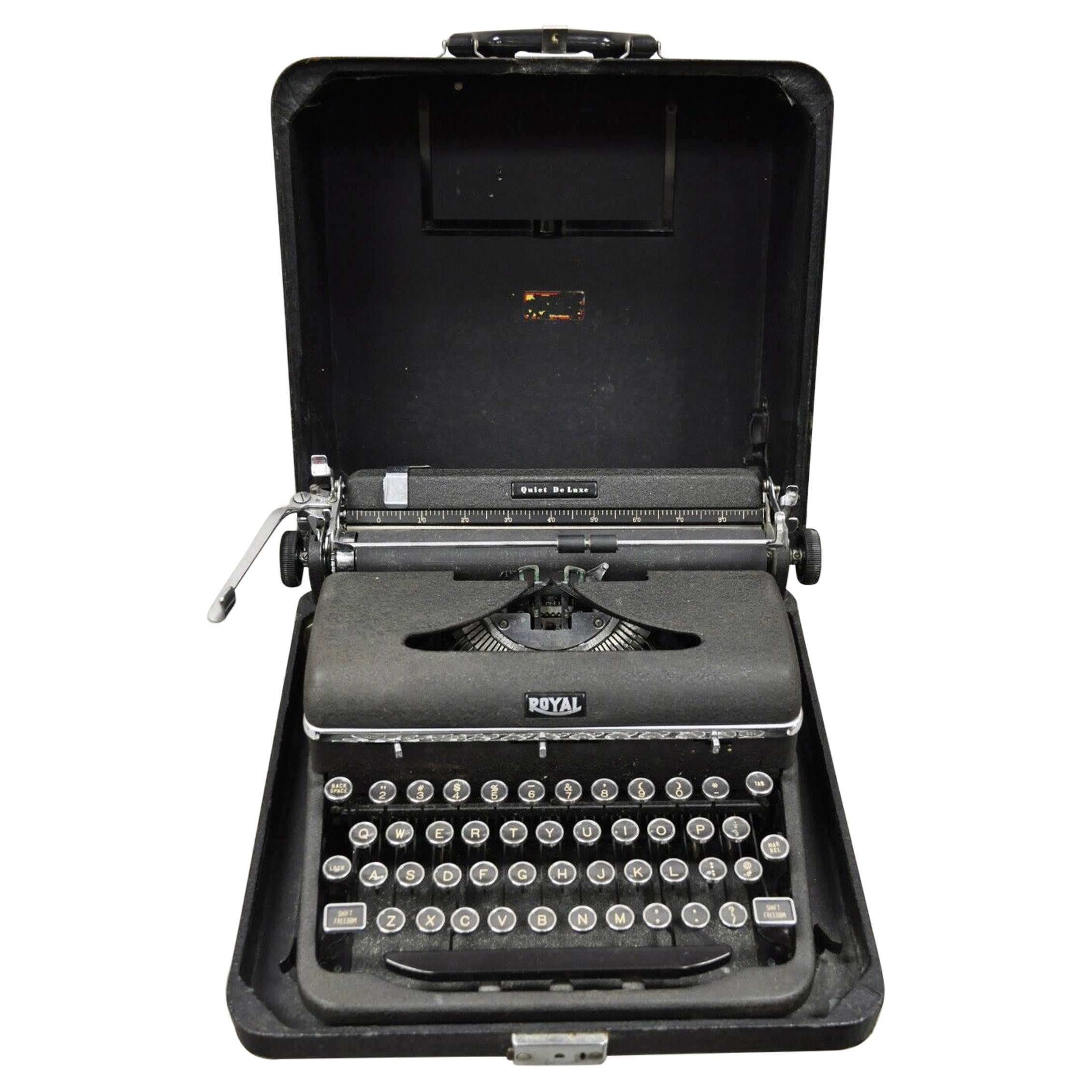 Vintage Royal Typewriter Co Quiet Deluxe Portable Typewriter in Box Case  For Sale at 1stDibs