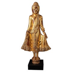Ancienne statue de Bouddha birman en bois de Birmanie