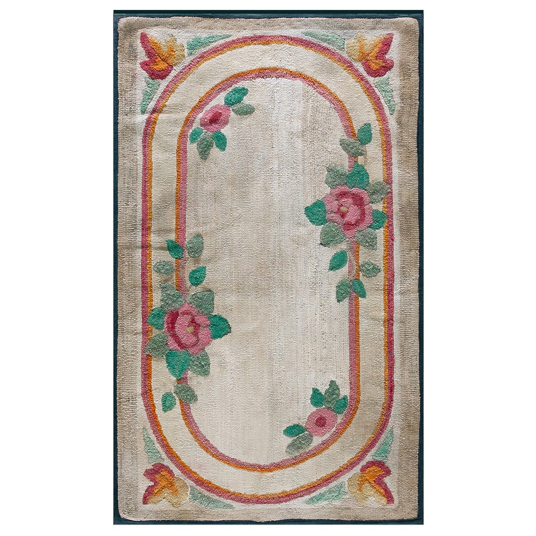Early 20th Century American Hooked Rug ( 2'6" x 4'2" - 76 x 127 ) For Sale