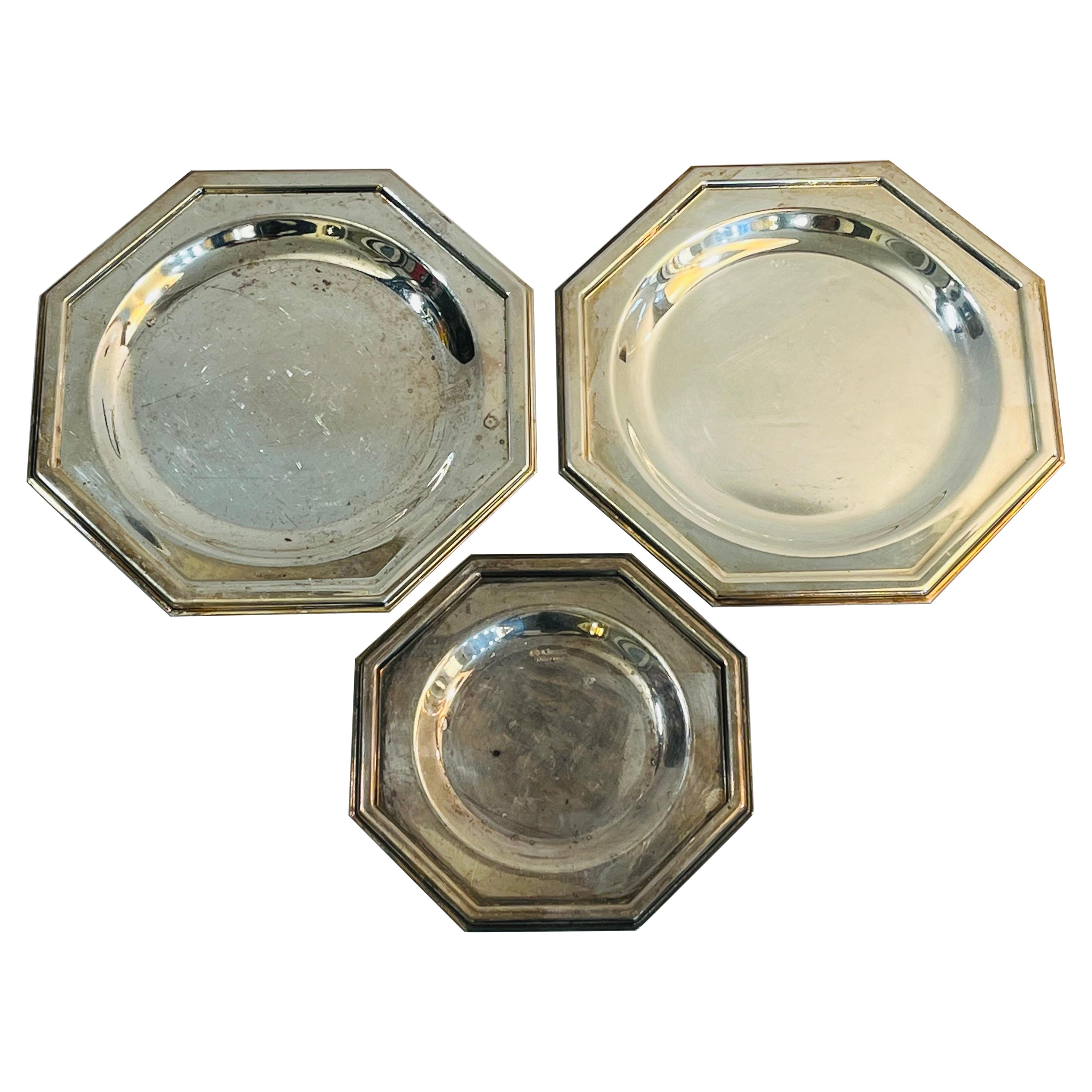 Renzo Cassetti Italian Mcm Silver Plate Set of Three Vintage Octagonal Platters For Sale