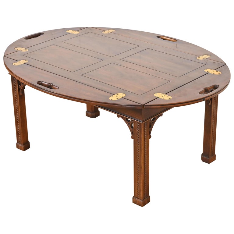 Henredon Chippendale geschnitzter Butler''s Couchtisch aus Mahagoni im ...