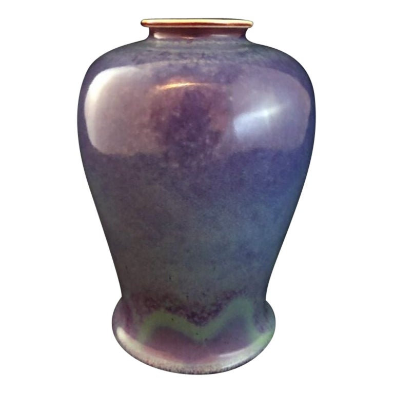 Ruskin-Vase, hochgebrannt, mit lebhafter Glasur, 1910 im Angebot