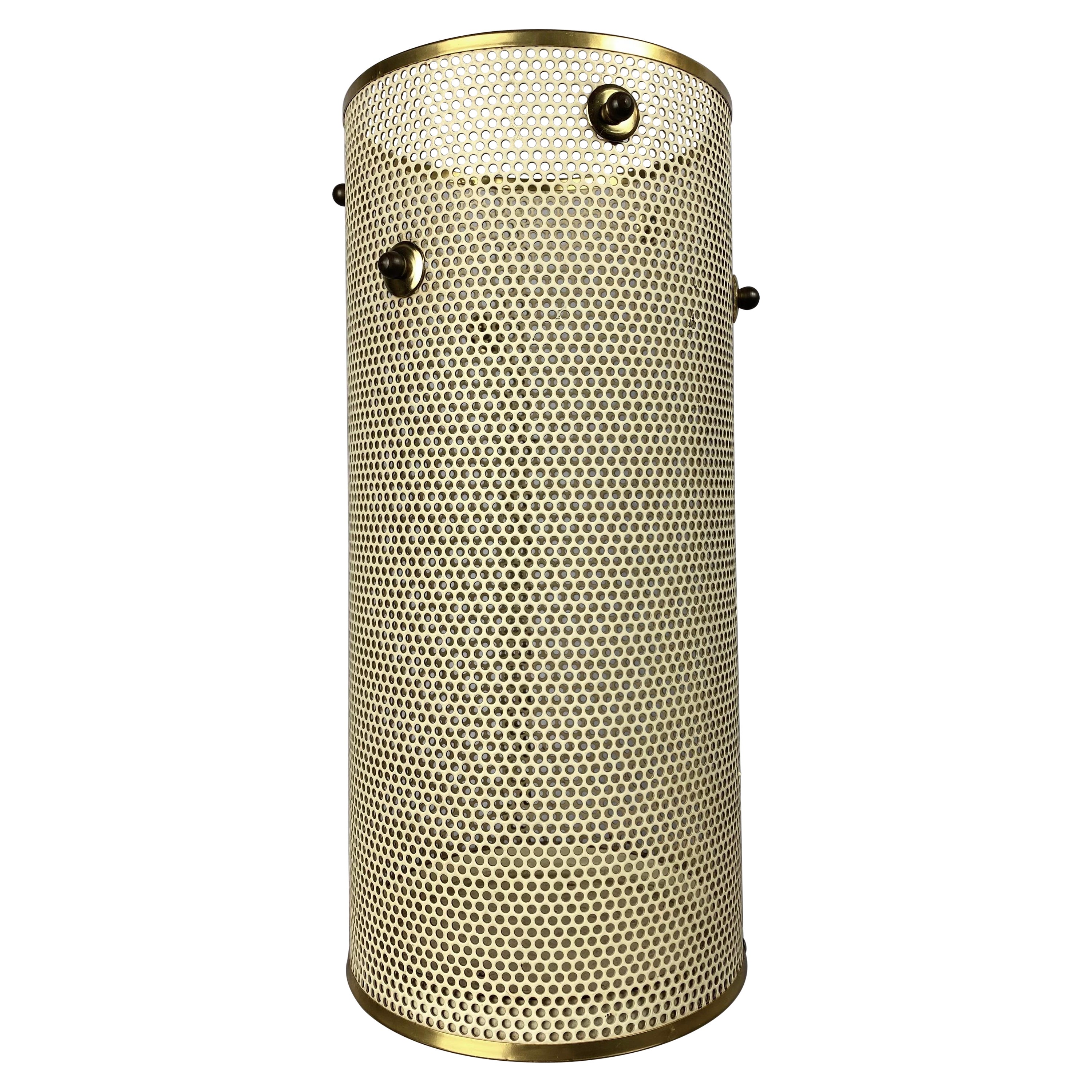 Schirmständer Mategot 50er Jahre zylindrische Vase aus perforiertem Metall mit goldenen Details 