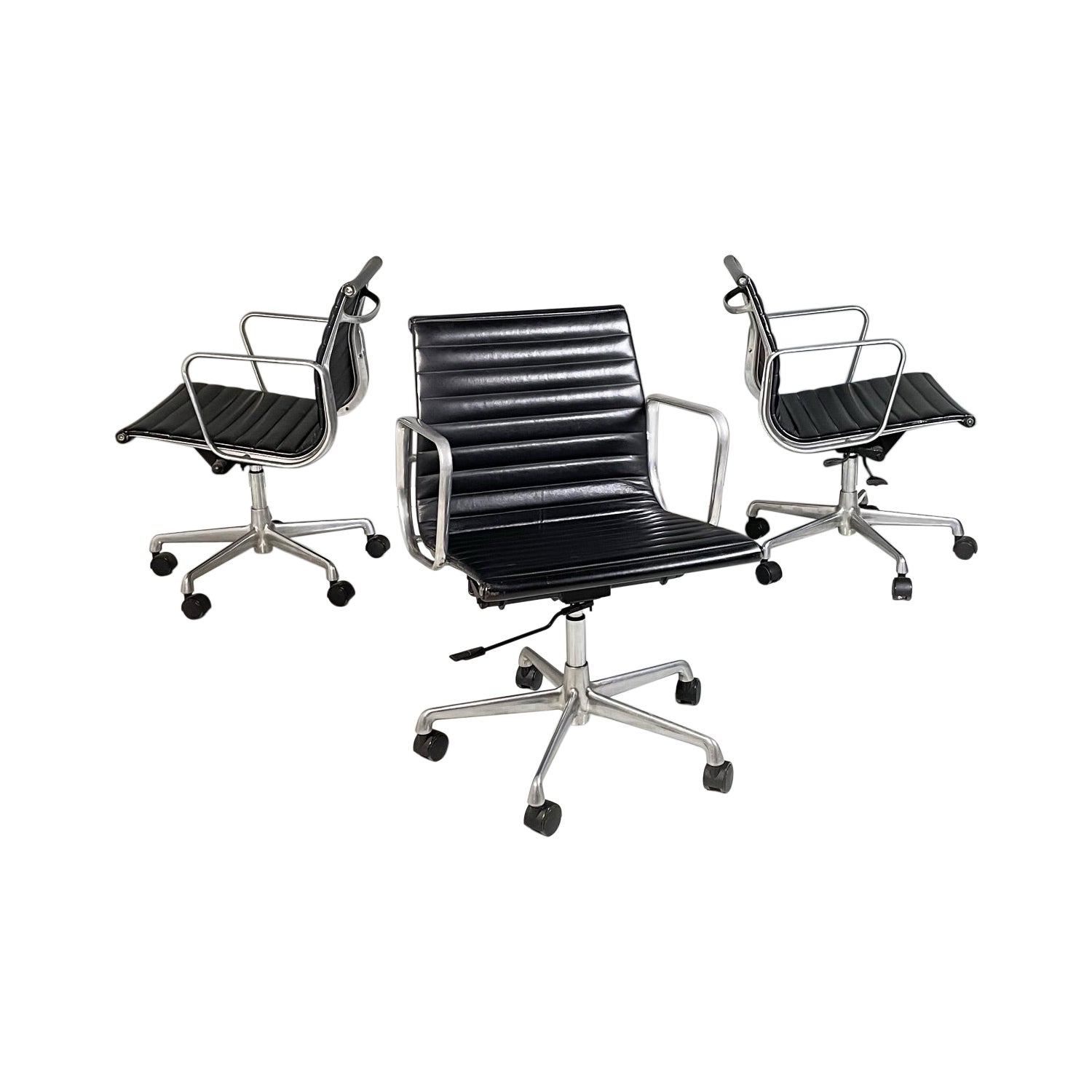 Italian Modern Office Chair Ea-117 Aluminum Group by Charles Ray Eames ICF, 1970