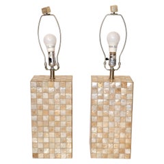 Ein Paar moderne Mid-Century-Tischlampen, Capiz-Muschel über Holz, quadratisch