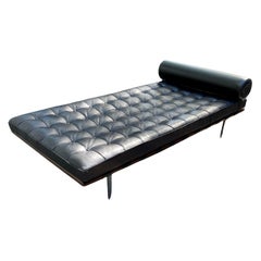 Sexy Black Leather Tufted Vintage Barcelona Style Daybed