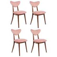 Ensemble de quatre chaises à cœurs en velours rose clair du milieu du siècle, Europe, années 1960