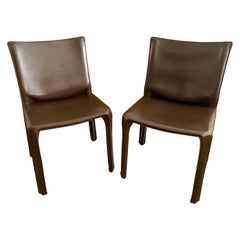 Deux chaises 412 en CAB brun foncé Designées par Mario Bellini pour Cassina