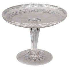 Plato de Servir de Vidrio Tallado del Siglo XIX con Decoración de Llave Griega