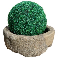 Fregadero de piedra de molino o artesa de granito de Normandía, Francia, circa 1860