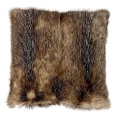 Coussin en fourrure avec insert en coton/plume de duvet. Opossum  