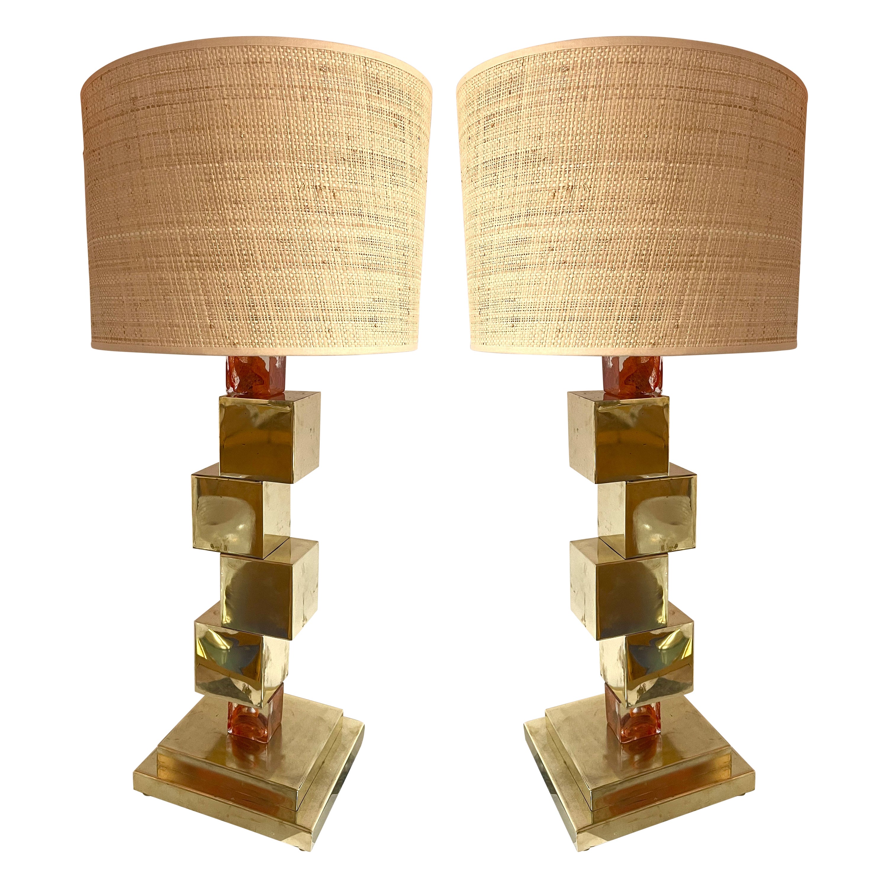 Paire de lampes cubiques contemporaines en laiton et verre de Murano, Italie