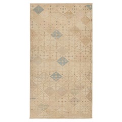 Vintage Zeki Müren Teppich in Beige, Blau und Rosa mit geometrischen Mustern von Rug & Kilim