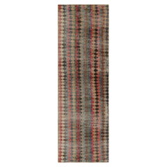 Vintage Zeki Müren Läufer in polychromem geometrischem Muster - von Rug & Kilim
