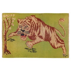 Tapis vintage Zeki Müren en vert avec motif de tigre beige-brun par Rug & Kilim