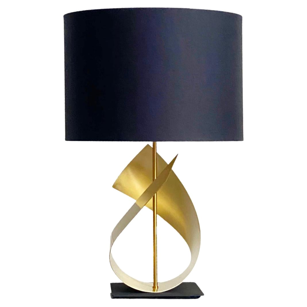 Modern Sculptural Luxury Flux Table Lamp in Brushed Brass For Sale