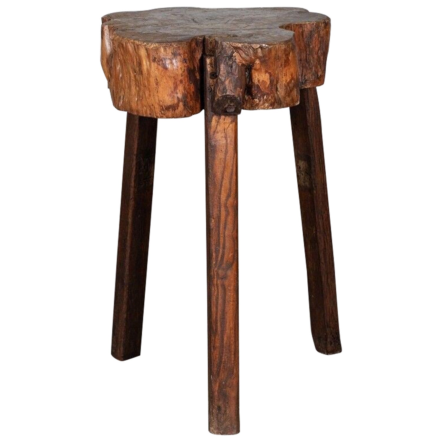 Table à découper en orme de style provincial français du 19e siècle en vente