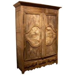 Armario español del siglo XIX de madera con dos puertas y herrajes