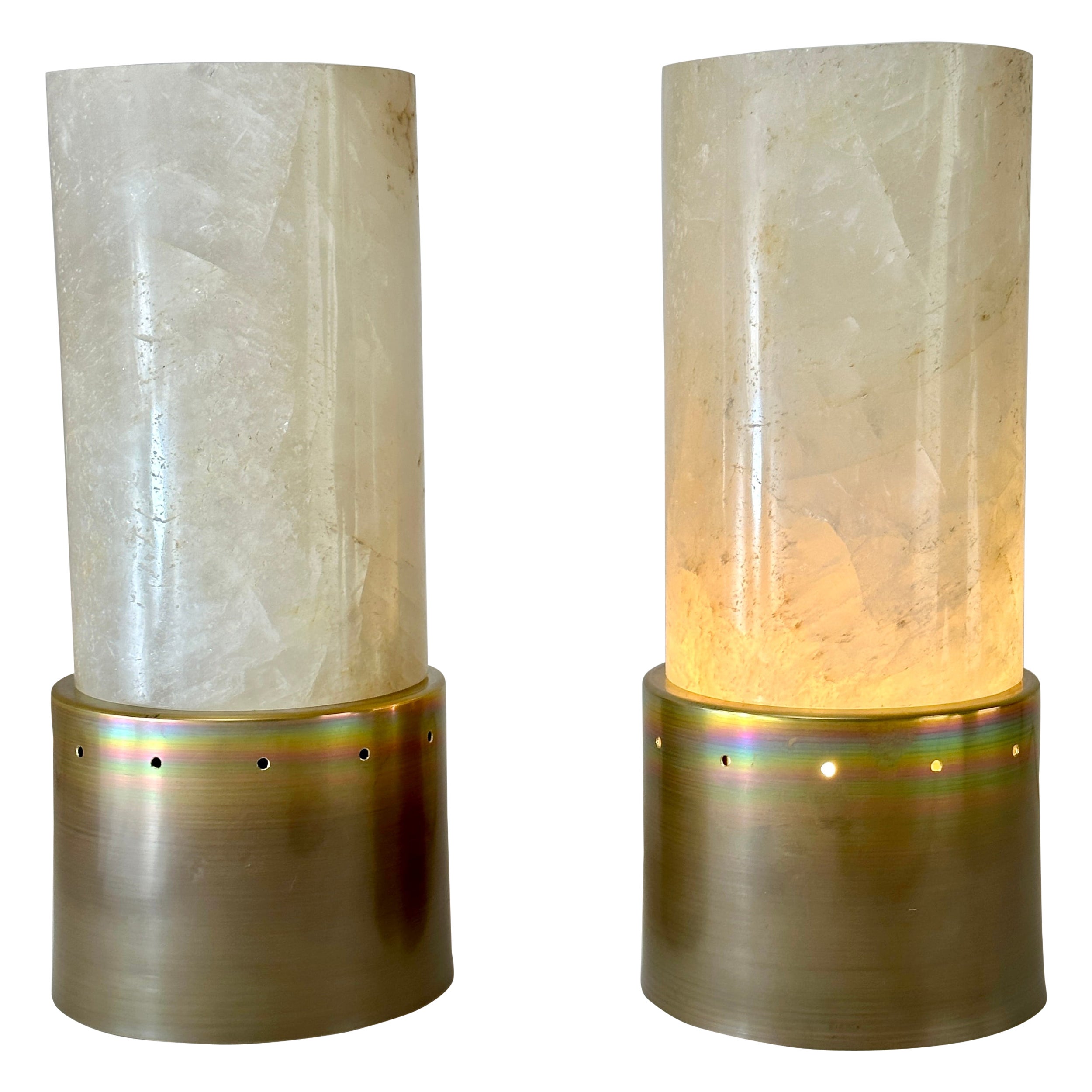 Late 20th Century Pair of Round Brass & White Rock Crystal Stone Table Lamps For Sale