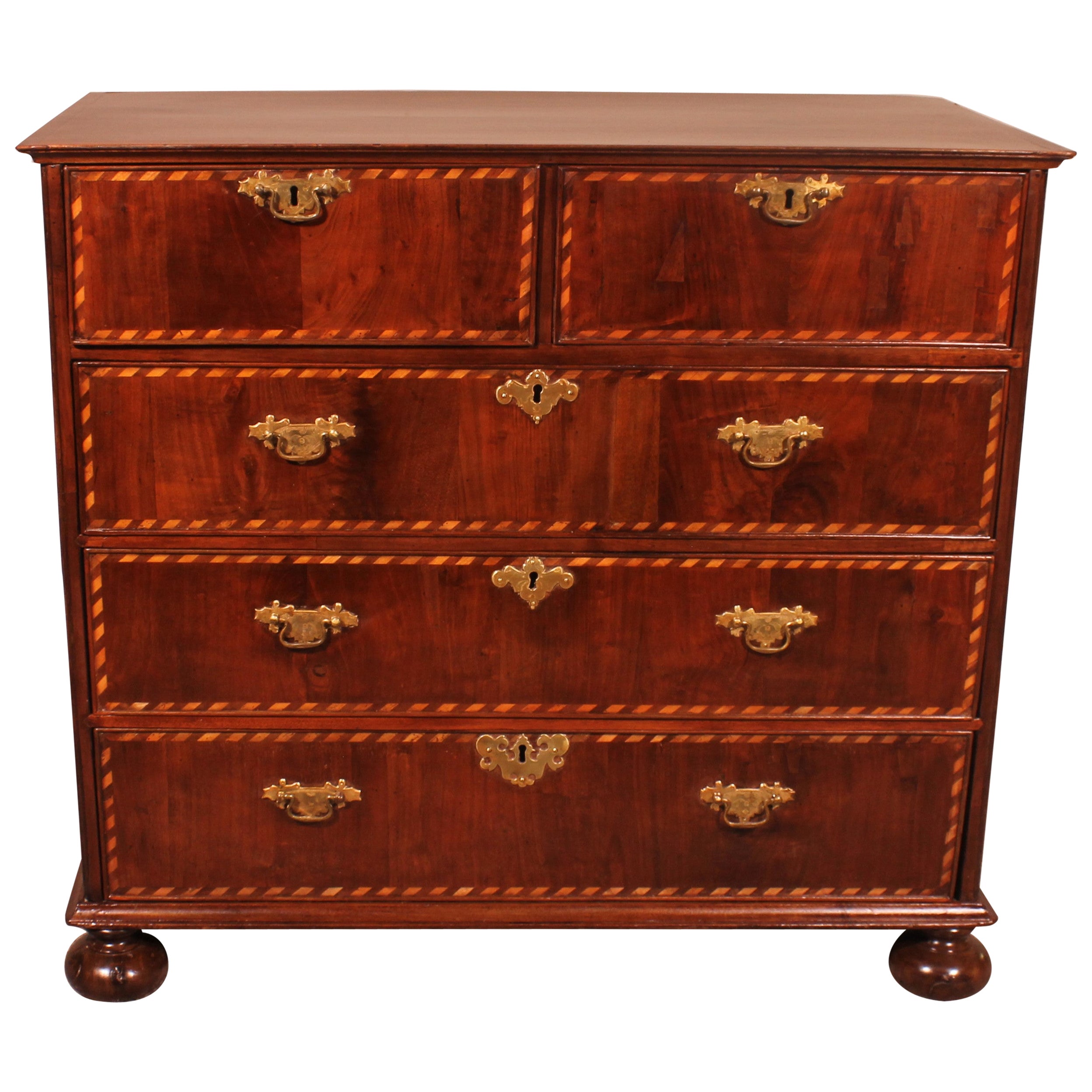 Queen Anne Chest of Drawers / Commode in Walnut circa 1700 For Sale