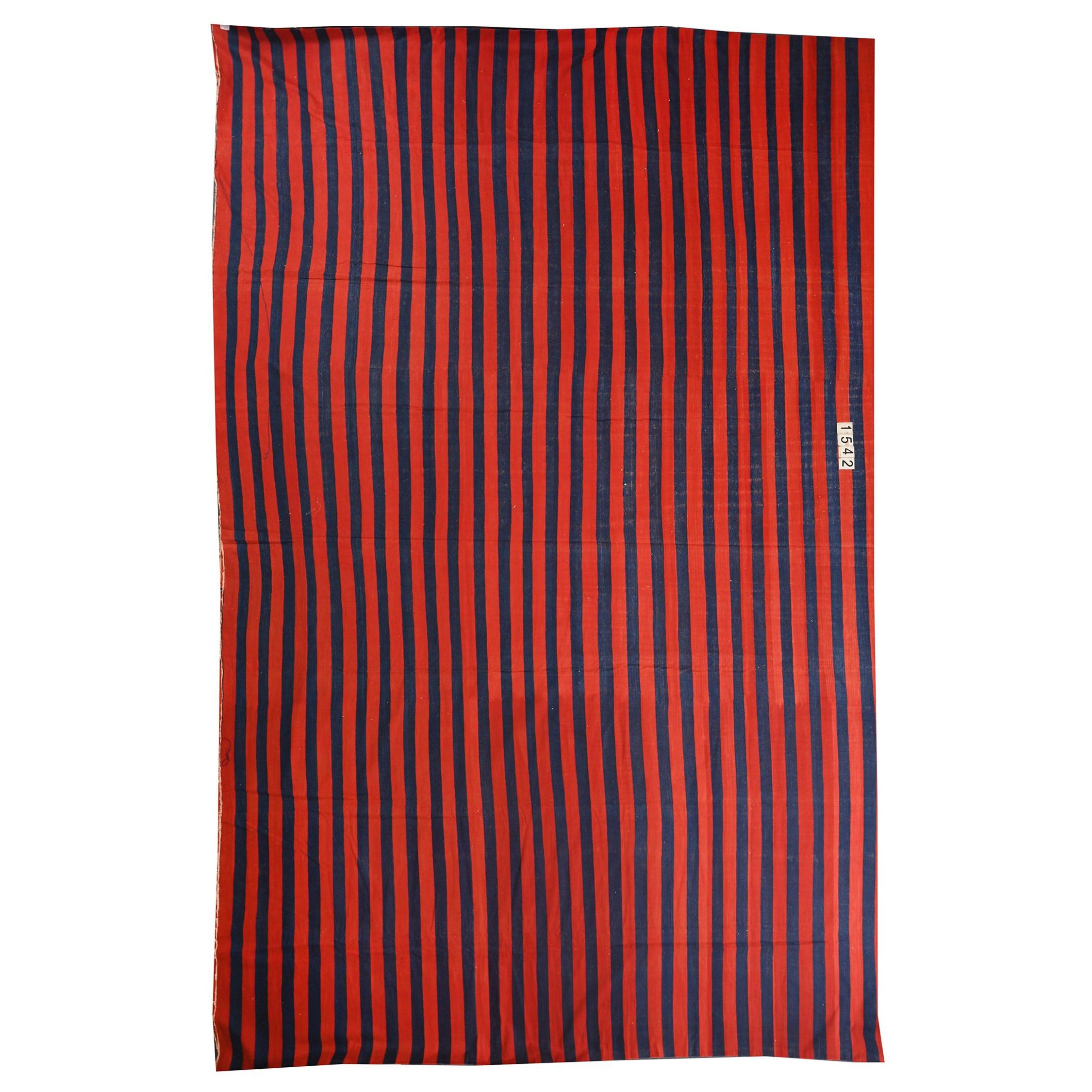 Tapis Dhurrie tissage plat vintage à rayures bleues et rouges par Kilim