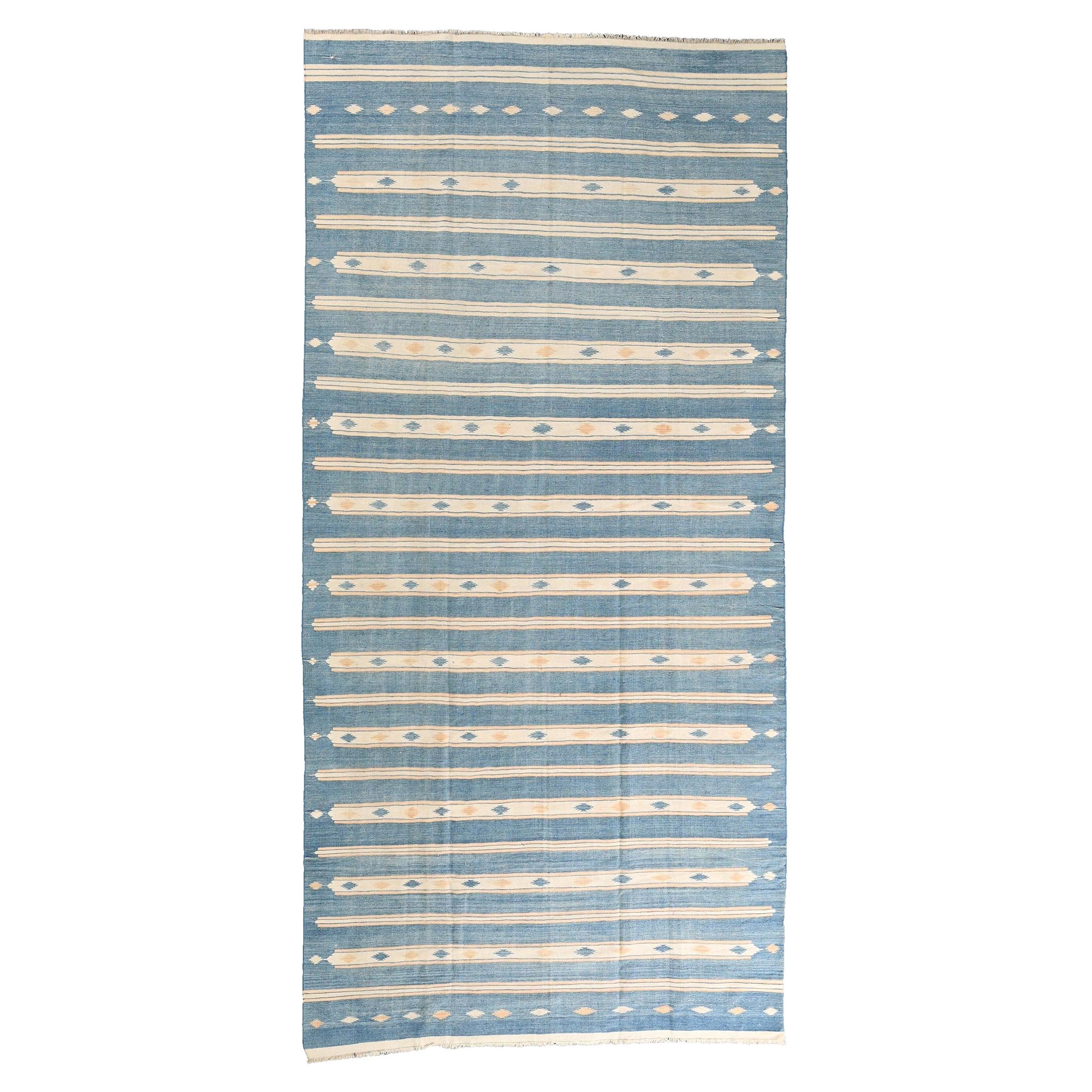 Vintage Dhurrie Flachgewebe in Blau und Off-White Streifen von Rug & Kilim im Angebot