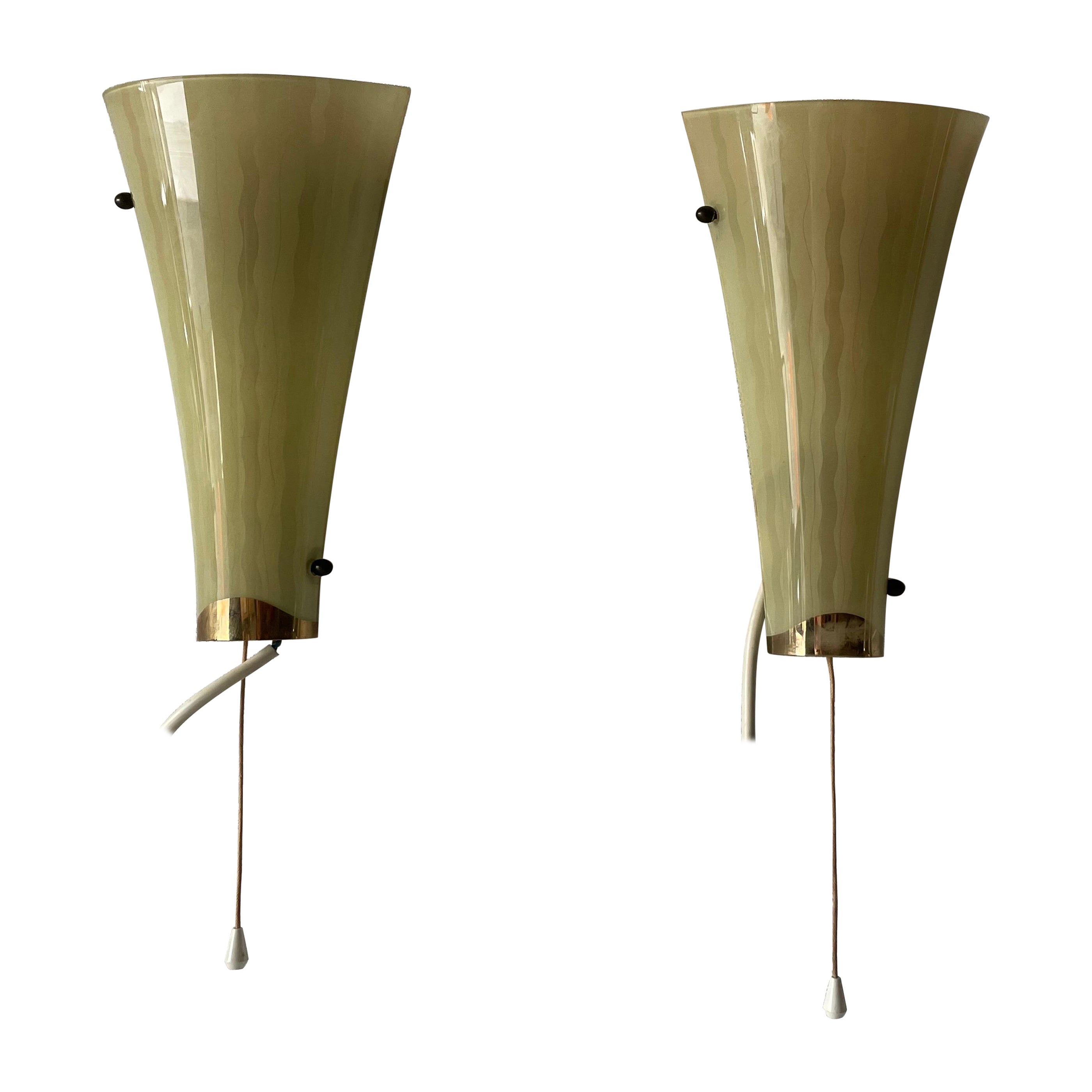 Mid-century Green Curved Glass Pair of Sconces, 1950s, Germany