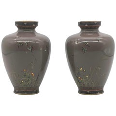 Paire de vases japonais en émail cloisonné attribués à Hayashi Kodenji
