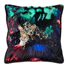 Coussin de sol brodé et imprimé à la main par un artiste primé