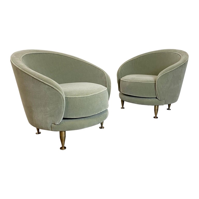 1980s Vintage Overscale Leather Club Lounge Chairs, a Pair For Sale at  1stDibs