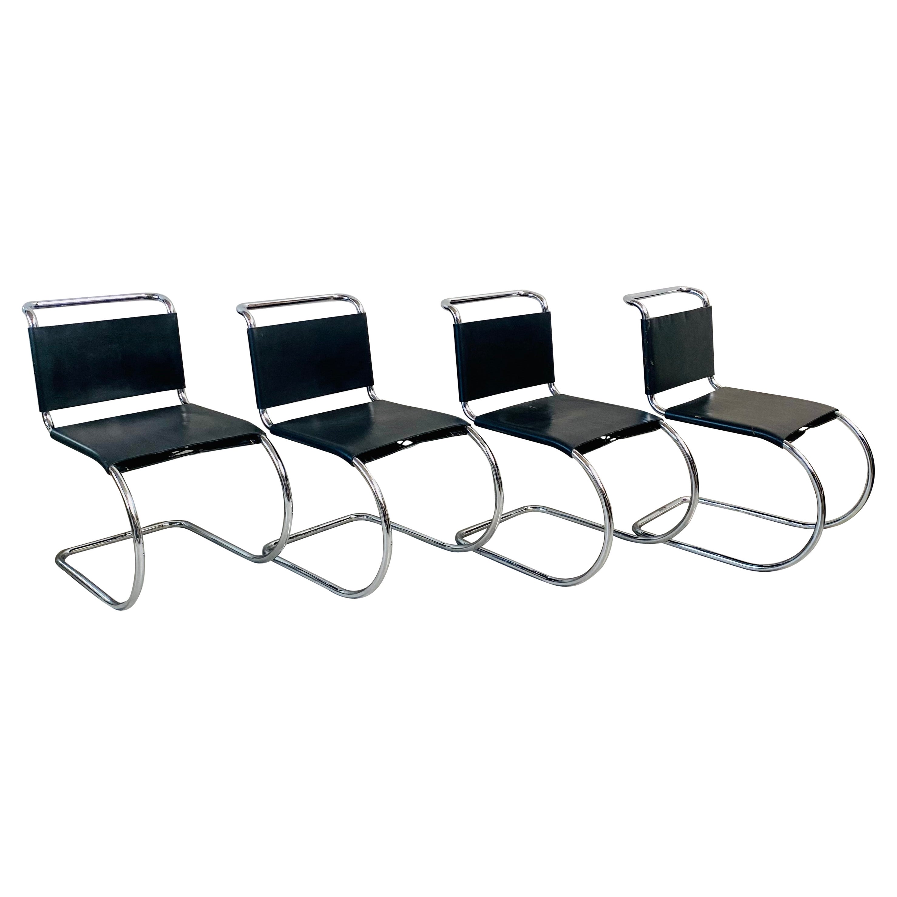 4 chaises de salle à manger en cuir Bononia de Mies Van Der Rohe, Série Mr, Italie, 1970 en vente