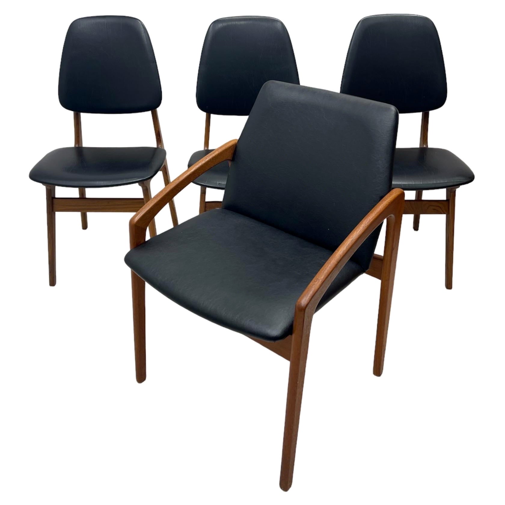 Vintage Danish Modern Chairs Set of 4 For Sale
