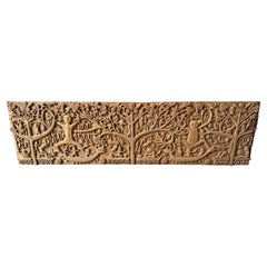 Panneau de sculpture en bois de teck sculpté à la main représentant la mythologie du teck