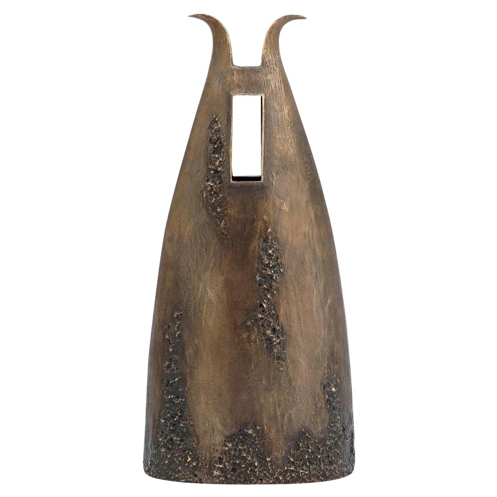 Garrym Vase by Fakasaka Design For Sale