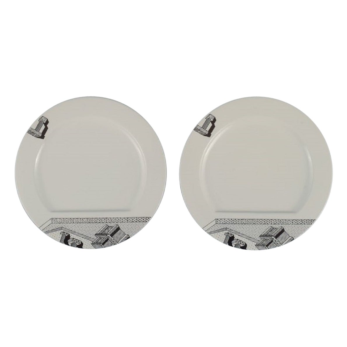 Ettore Sottsass pour Flavia Memphis Milano, assiettes en porcelaine futuristes.