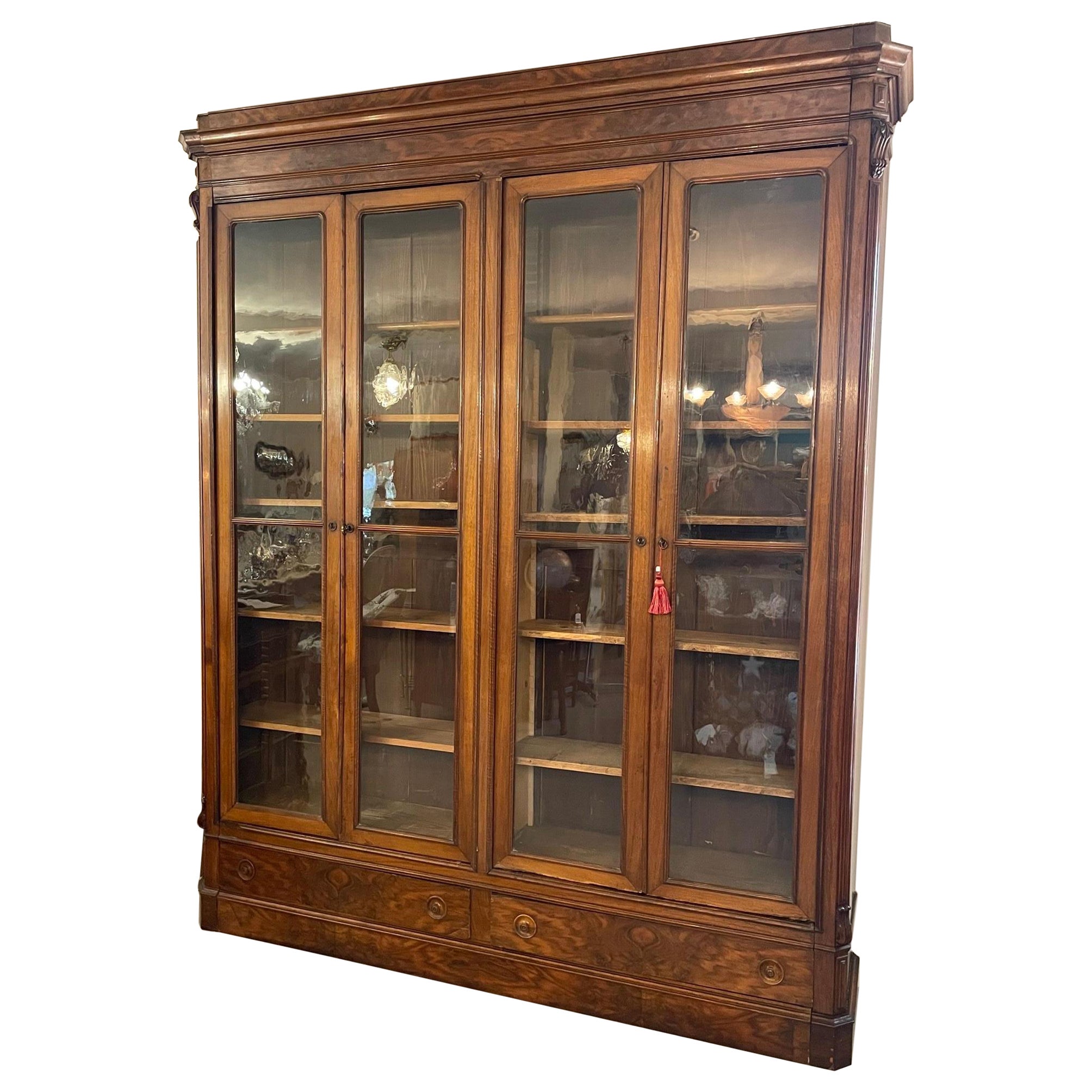 Early 20th Century French Walnut and Blown Glass Doors Vitrine, 1900s For Sale