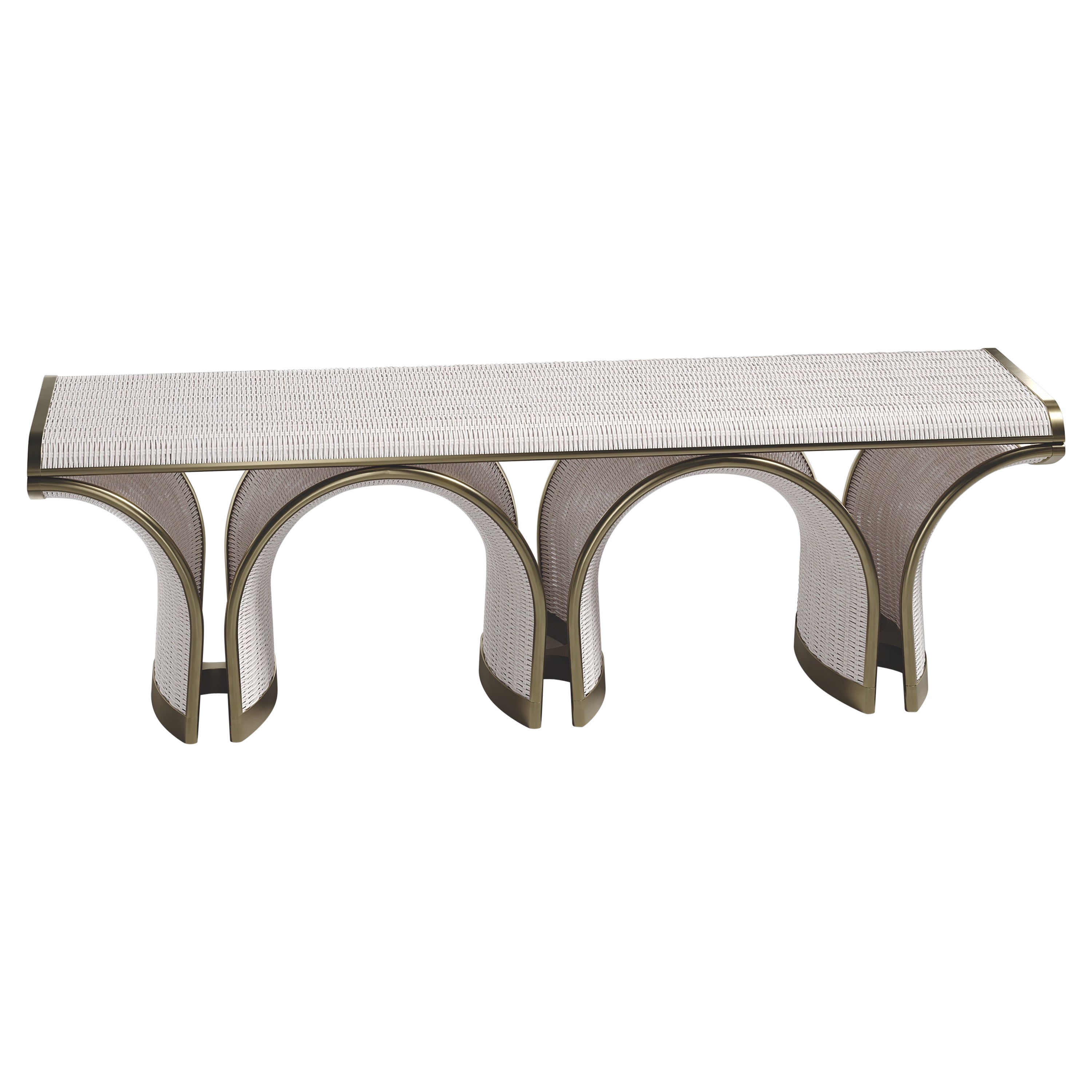 Banc en rotin avec incrustation en laiton patiné bronze par R&Y Augousti