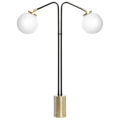 Lampe de bureau à deux ampoules en opale par CTO Lighting