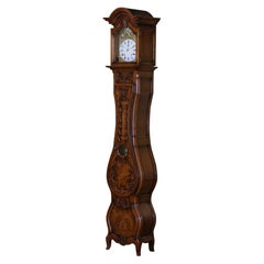 Horloge de grand-père Louis XV du 20ème siècle en bois de ronce sculpté de la région de Lyon