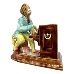 Sarreguemines Majolique Orgue de Barbarie Singe Figural Stand de Fumeur, Français, 1880