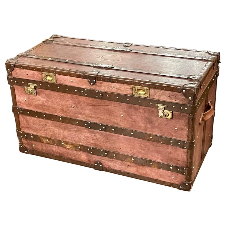 Vintage Leather Trunk For Sale at 1stDibs