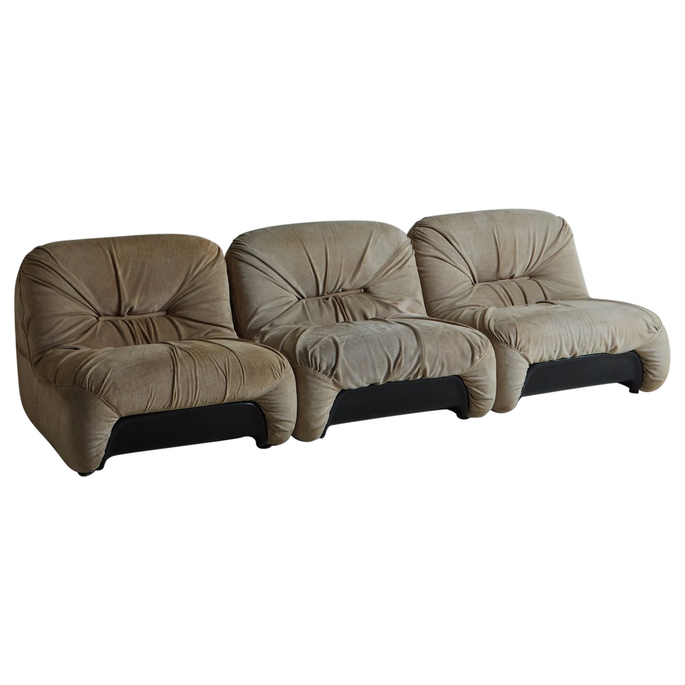 Set of Three "Malu" Modular Armchairs in Nubuck Beige, Vagnoni & Guarnacci For Sale