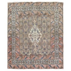 Petit tapis carré persan Bibikabad Senneh marron