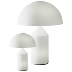 Set di lampade da tavolo in vetro 'Atollo' grandi e piccole disegnate da Vico Magistretti