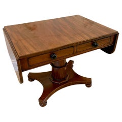 Table de canapé autoportante en acajou figuré de qualité Régence antique 